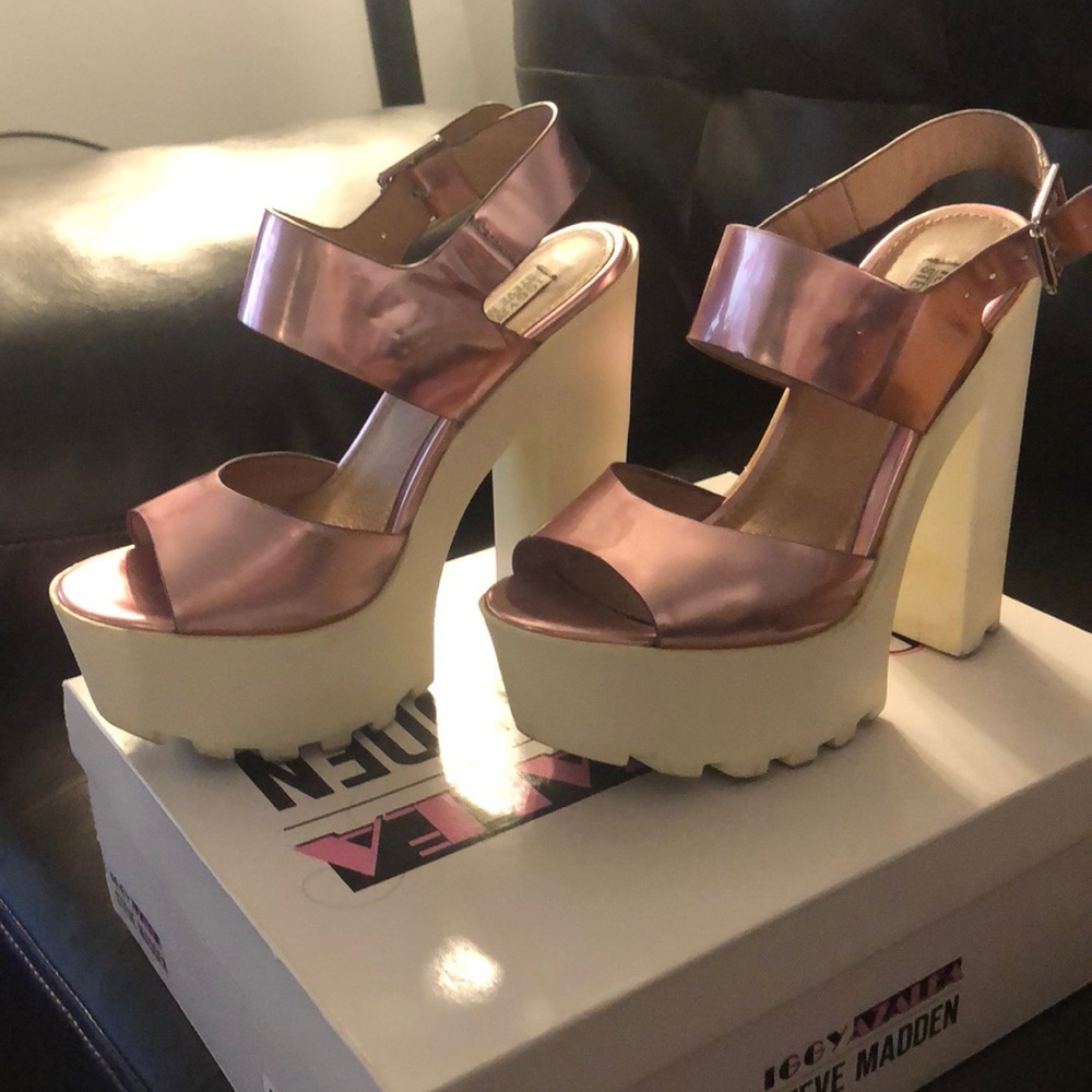 Size 7 steve madden pink metallic platform heel